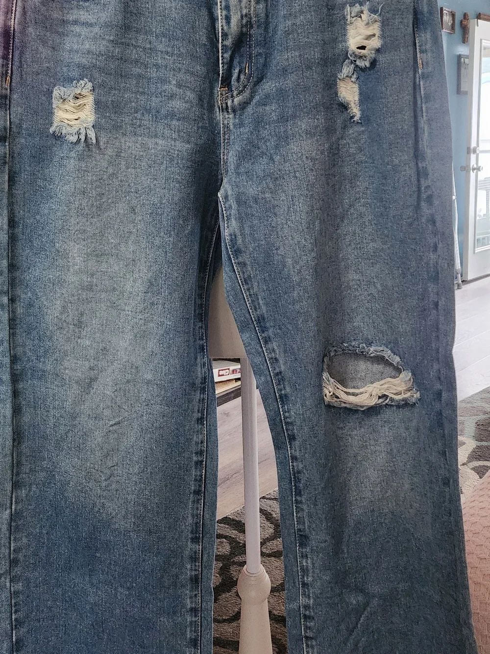 Women’s Straight Leg Distressed Jeans - Blue Sz LRG